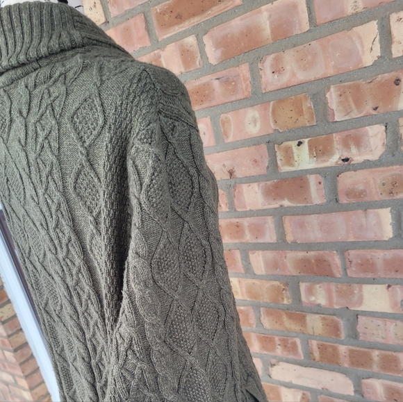 L.L.Bean Men's Olive Fisherman Cable Knit Sweater- Size L - Picture 6 of 14